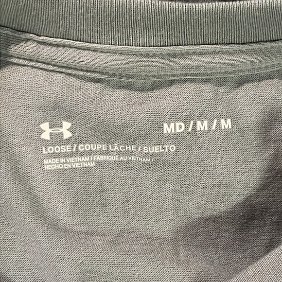 3 /$25 🏋🏻‍♀️ | T•Shirt | Under Armour | Size Medium | Grey & Blue - Picture 3 of 3